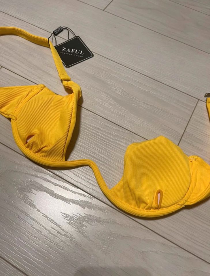 gelber Bikini 2 Teiler mit Bügel Neu in Ettlingen