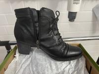 Tolle Stiefelette Größe 40 Nordrhein-Westfalen - Korschenbroich Vorschau