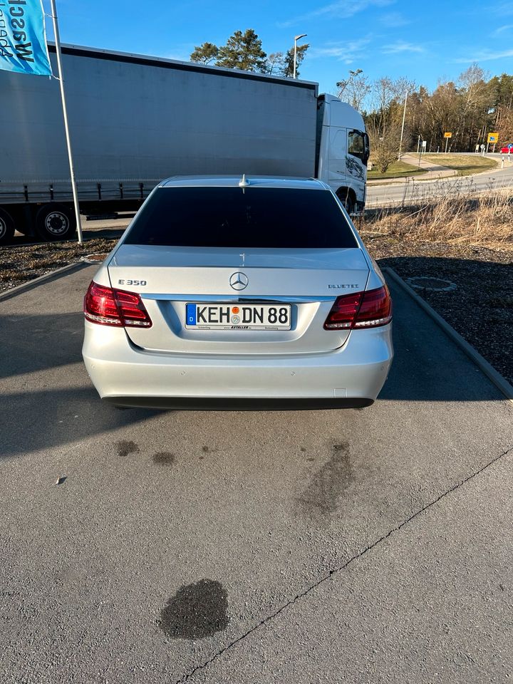 Mercedes E350 4matic 258 PS TOP Zustand in Abensberg