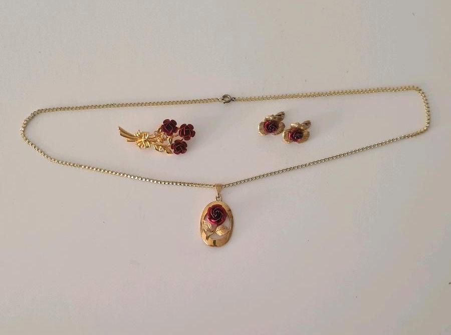 Schmuck-Set goldfarben Rose Kette Ohrclips Brosche in Gießen