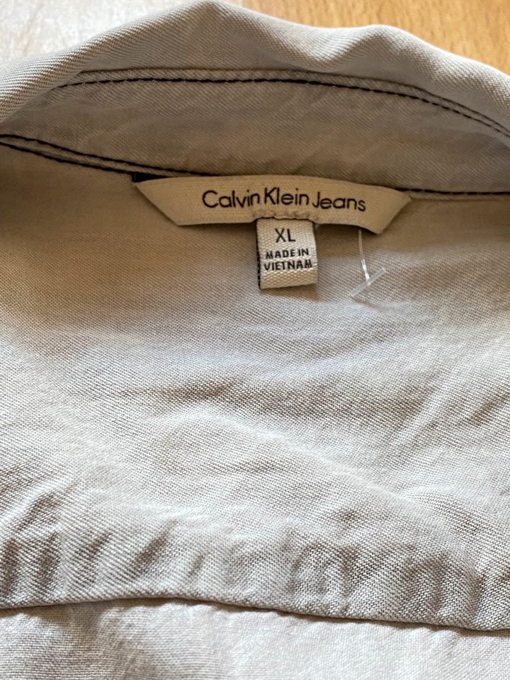 Calvin Klein XL Geknöpftes Hemd Bluse Shirt fließend langarm in Berlin