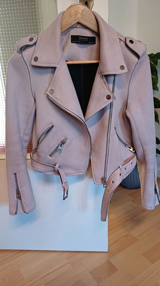 Zara Damen Jacke in Hannover