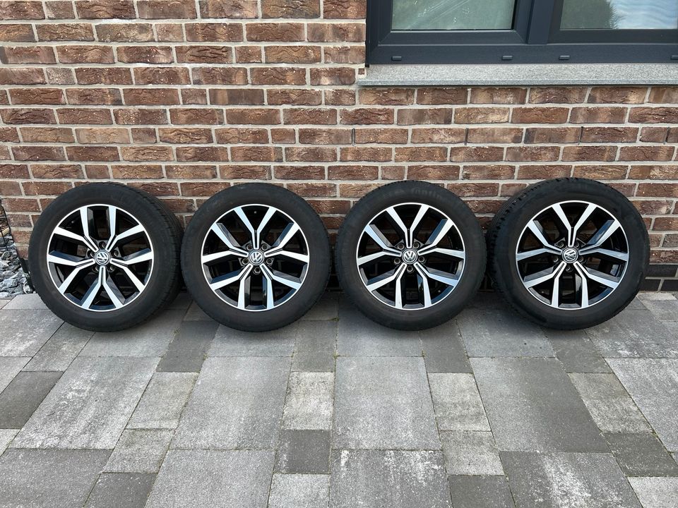 Original VW Nivelles 17“ Zoll Autoreifen Alufelgen mit RDK in Riede