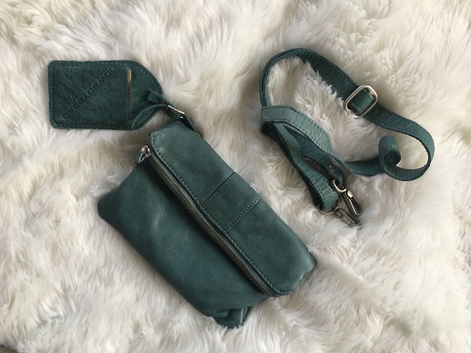 Leder Tasche / Handtasche / Clutch in türkis von Cowboys bag neu in Wedel