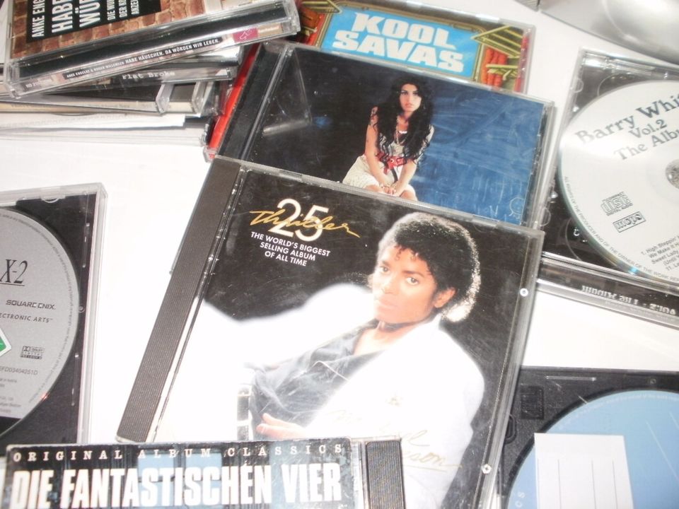 Booster Sony CD Radio + über 60 Musik CD's dazu, u.v. mehr in Offenbach
