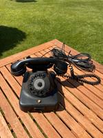 Altes DDR Telefon mit umgebauten Telefonstecker Sachsen - Marienberg Vorschau