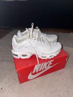 Nike Tn‘s in weiß Hessen - Wiesbaden Vorschau