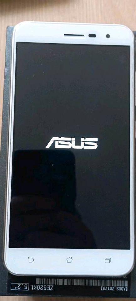 Smartphone von ASUS - Zenfone 3 (5,2" - ZE520KL) in Hannover