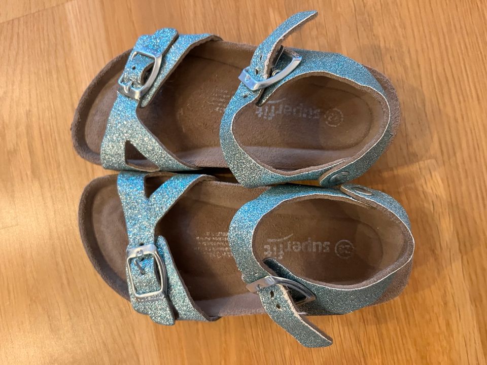 Sandalen Superfit und Pompom Gr. 28 in Bremen