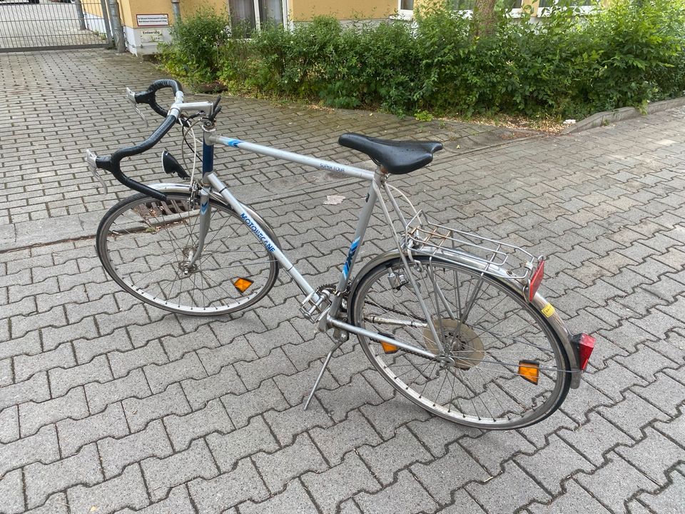 Hallo ich verkaufe meine privates Fahrrad in Berlin