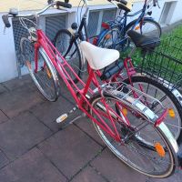 rotes Vintage Damen Fahrrad Marke EXCLUSIV 28 Zoll Fahrbereit Hessen - Rüsselsheim Vorschau
