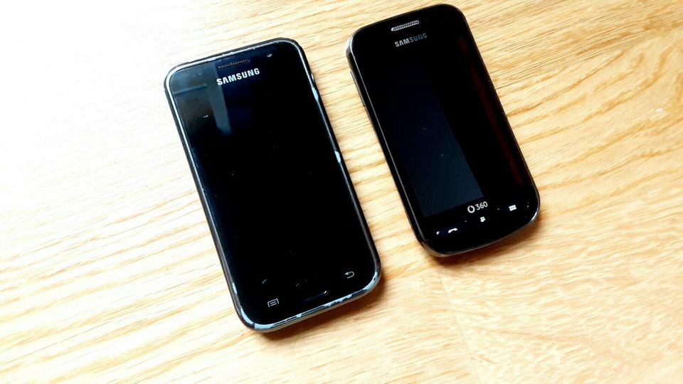 2x SAMSUNG SMARTPHONE HANDY inkl. 3 Akkus in Frankfurt am Main