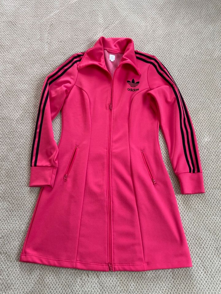 Schönes Adidas Kleid in Ansbach