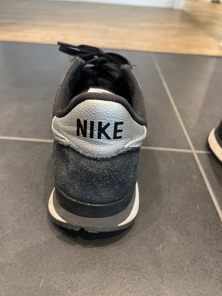 Nike Internationalist Anthrazit/silber Gr 44,5 Top Zustand in Merzig