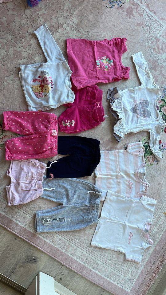 Neugeborenen Baby Paket! Bodies, Strampler, sets, Hosen,usw 50/56 in Balzheim