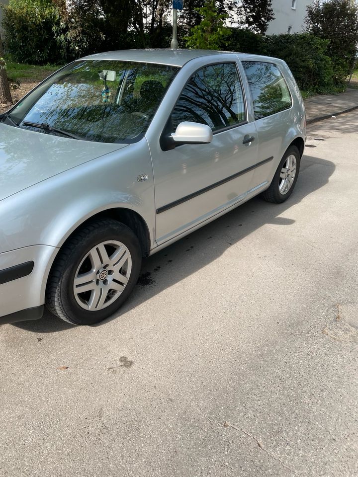 Vw Golf 4 1.4 in Duisburg