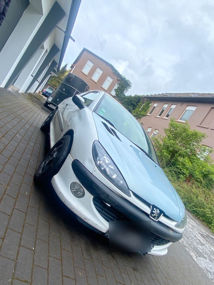 Peugeot 206 mit 1 Jahr tüv in Solingen