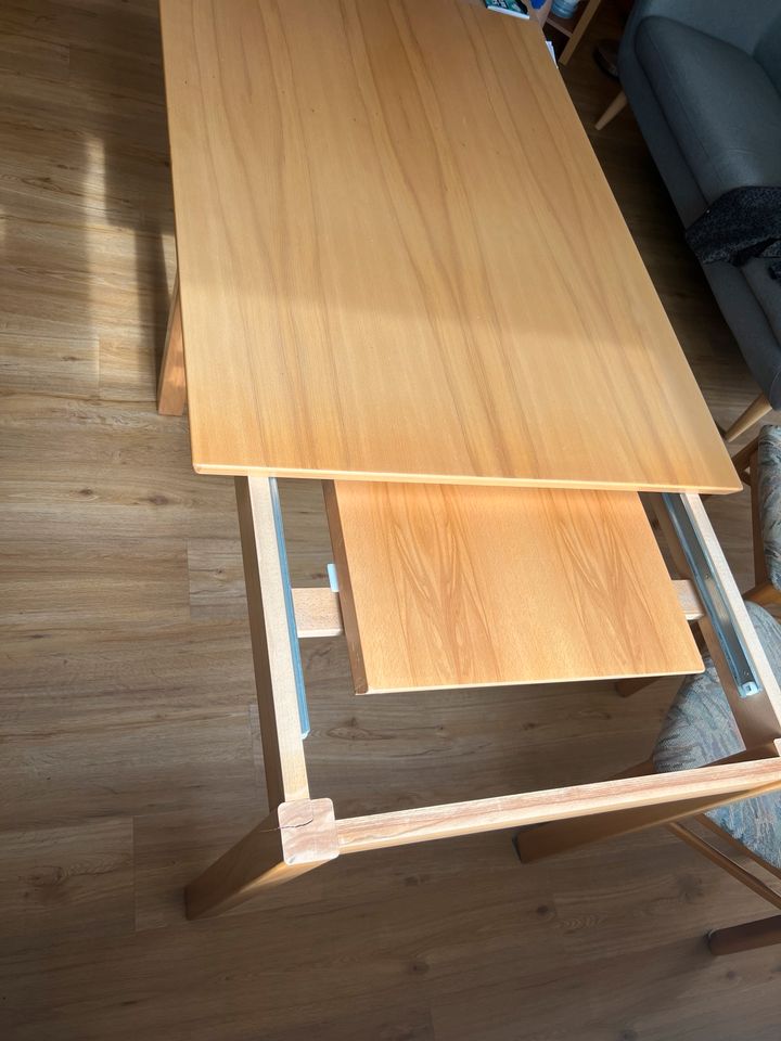 Tisch und 4 Stühle Sitzgruppe Holz Esstisch Kernbuche massiv in München