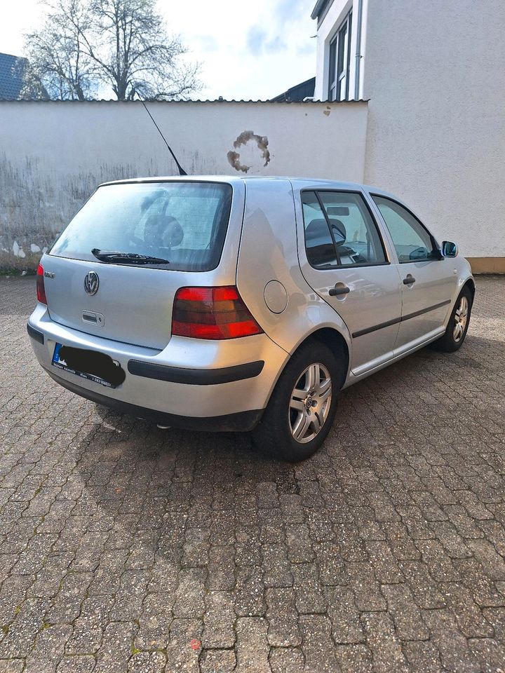 Vw Golf 4 1.4 16 V Sondermodell Special *TÜV NEU* KLIMA* in Hellenthal