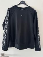 Schwarzer Nike Trainingsanzug Hessen - Bensheim Vorschau