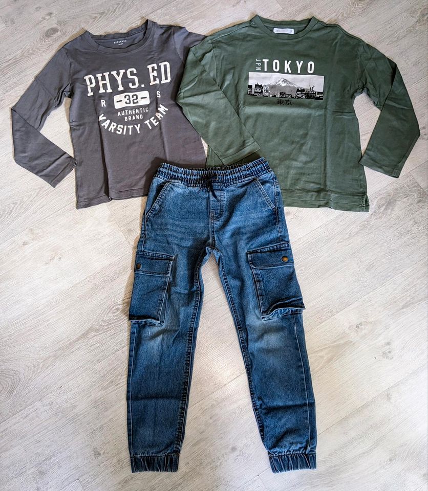 ZARA 3-tlg. Jungen Paket Gr. 128/134 Shirts Jeans Cargohose in Erfurt