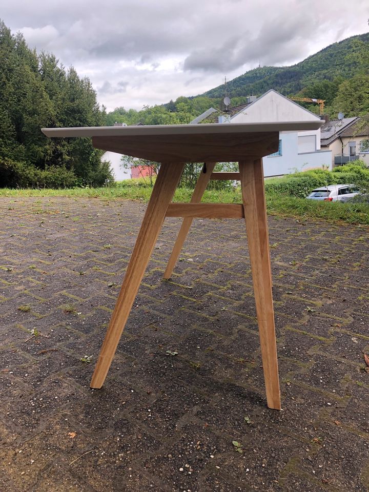 Schreibtisch 120x60x75cm in Baden-Baden