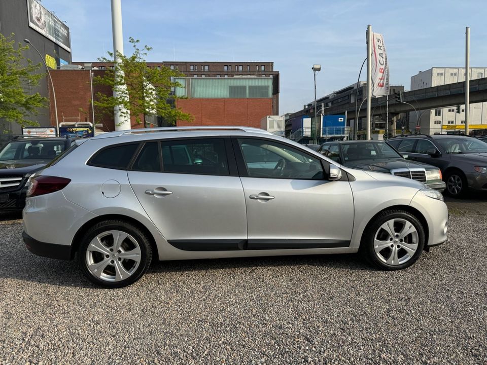 Renault Megane III Grandtour Dynamique/NAVI/SH/AHK/KLIMA in Hamburg