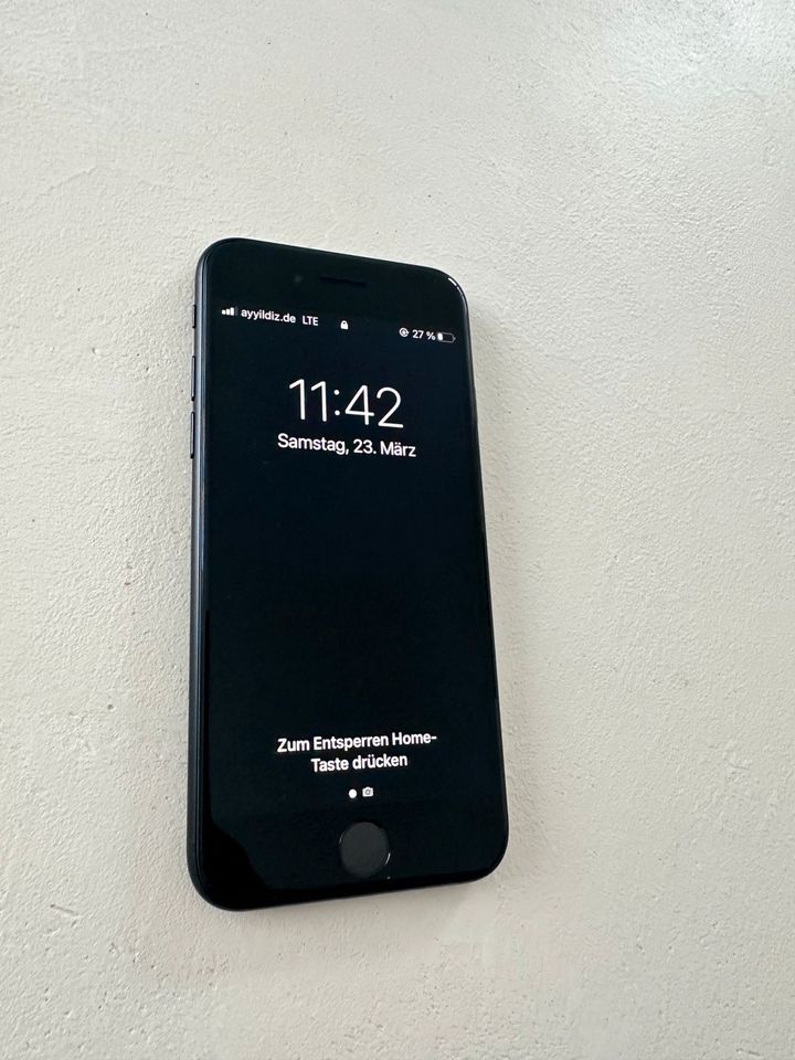 I Phone SE 2020 **TOP ZUSTAND** in Köln