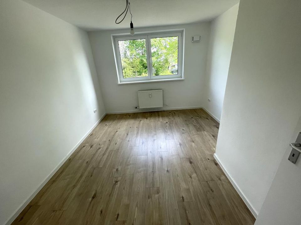 Frisch gestrichene 2,5 -Zimmer-Wohnung mit großem Balkon in Wolfsburg Vorsfelde in Wolfsburg