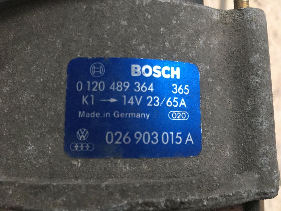 Lichtmaschine/Alternator Bosch 12 V/65 A aus VW Golf 2 in Wiesbaden