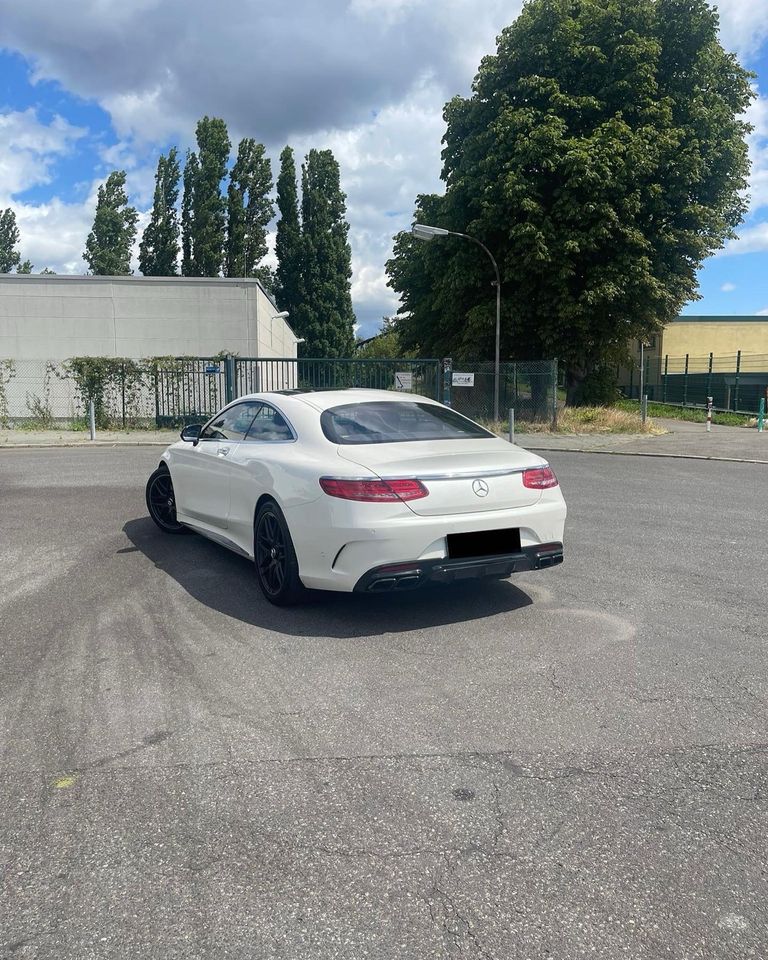 Mercedes-Benz S63 AMG Coupé mieten Berlin Sportwagen Hochzeit in Berlin