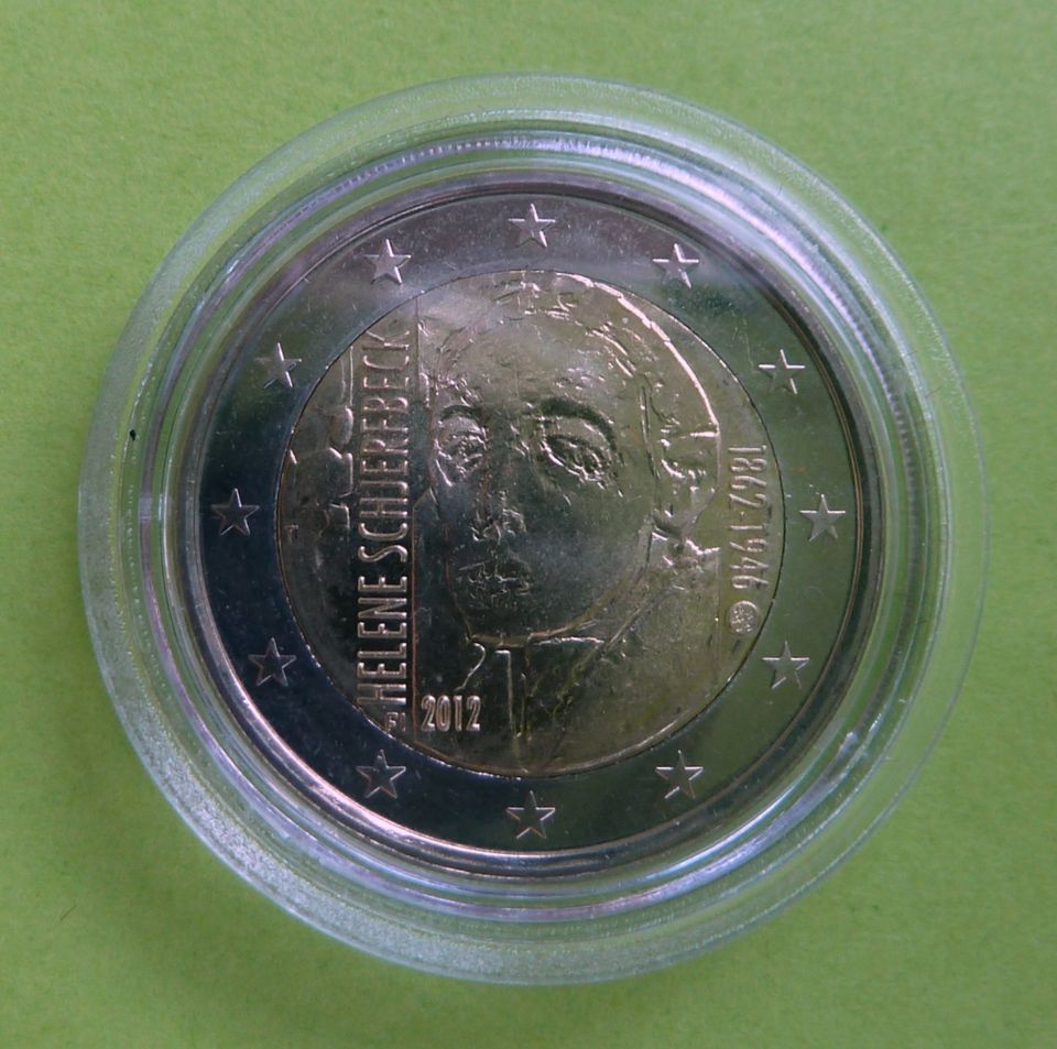 12 Stück 2 Euro Sondermünzen aus 2012 unzirkuliert in Münzenbox in München