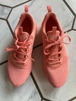 Asics Laufschuhe Sneaker Größe 39,5 40 40,5 Niedersachsen - Adendorf Vorschau