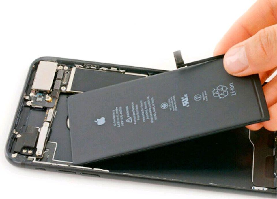 Akku iPhone Reparatur 7,7+,8,8+,X,XR, XS,11,12/Pr Austau/Montag in München