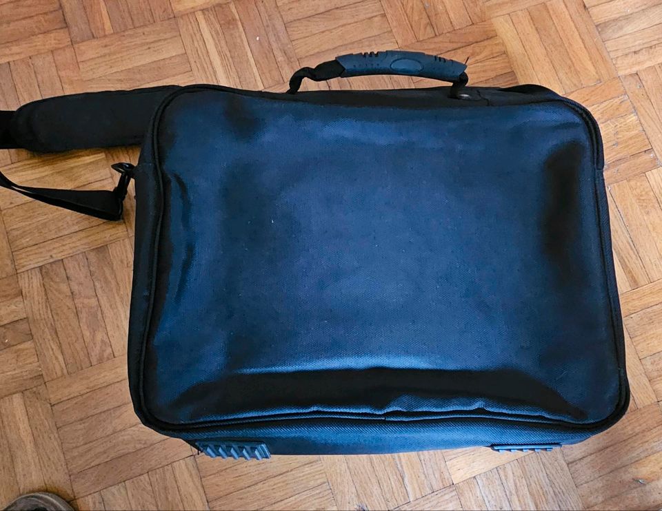 Laptoptasche der Marke SWISS in Rotthalmünster