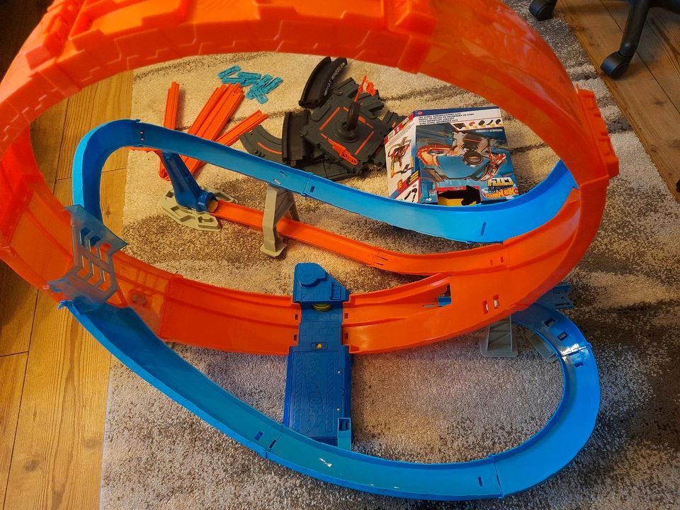 Hot Wheels Set Looping, Erweiterung, Trackteile in Altenburg