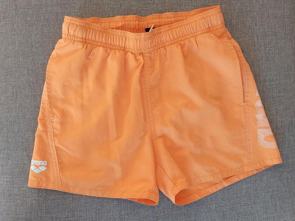 Tolle Badeshorts/ Badehose von Arena in Orange 122 in Kernen im Remstal