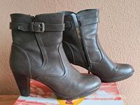 schöne graue Stiefeletten Nordrhein-Westfalen - Marl Vorschau