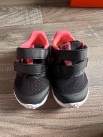 Verkaufe Kinder Nike Schuhe Berlin - Lichtenberg Vorschau