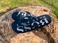 Original HUGO BOSS Flip Flops Gr. 34/35 Thüringen - Wichtshausen Vorschau