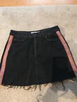 Rock, Gr. 38, Bershka, Jeansrock, mit Seitenstreifen, sehr schön Köln - Köln Klettenberg Vorschau