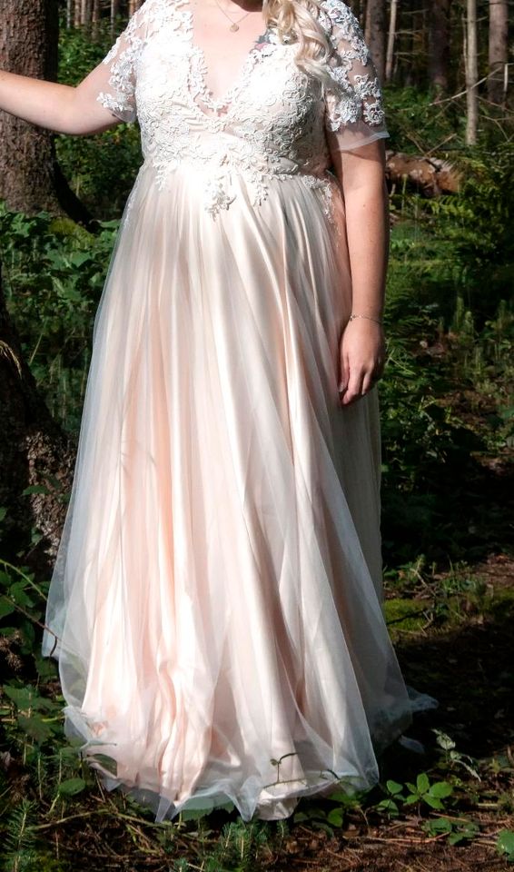 Brautkleid Apricot Hochzeitskleid Kleid Hochzeit in Odenthal