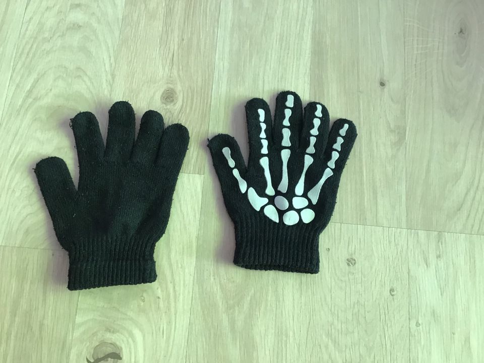 Handschuhe für Kinder mit Skelett Leuchteffekten in Schwieberdingen