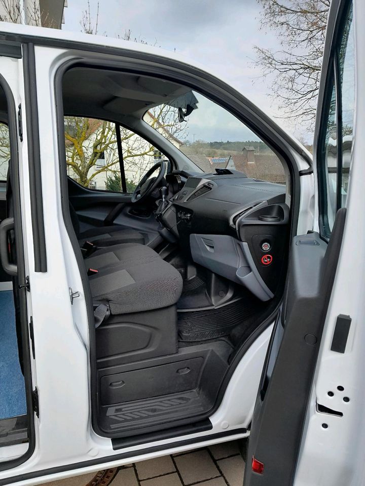 Ford Custom miten Mietfahrzeug Mietwagen Autovermietung in Königheim
