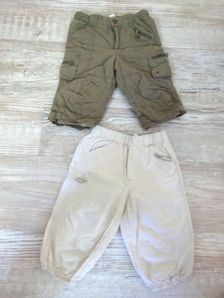 2 Hosen Gr.80 H&M Creme und Grün Top! in Lübeck