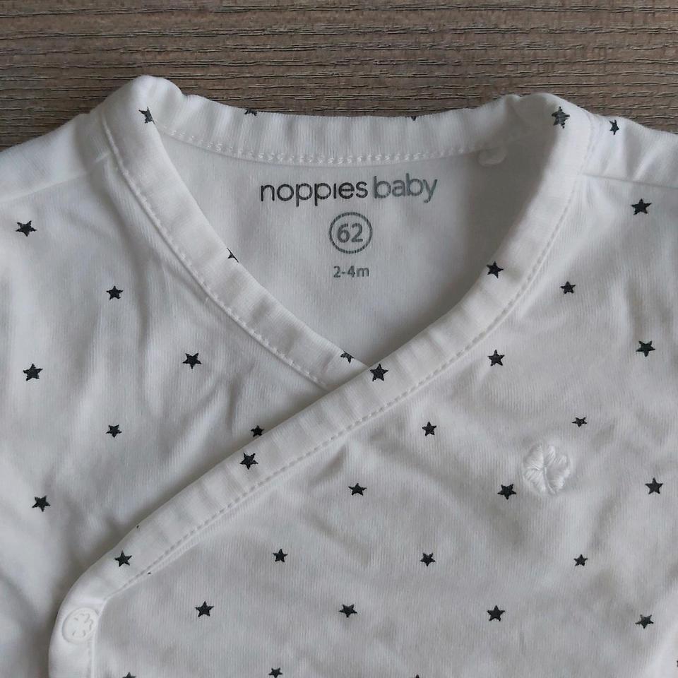 Noppies Wickelshirt / langarm Shirt Größe 62 weiß/Sternchen in Warendorf