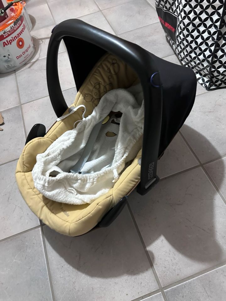 Maxi Cosi Babyschale pebble plus super Zustand in Lippstadt