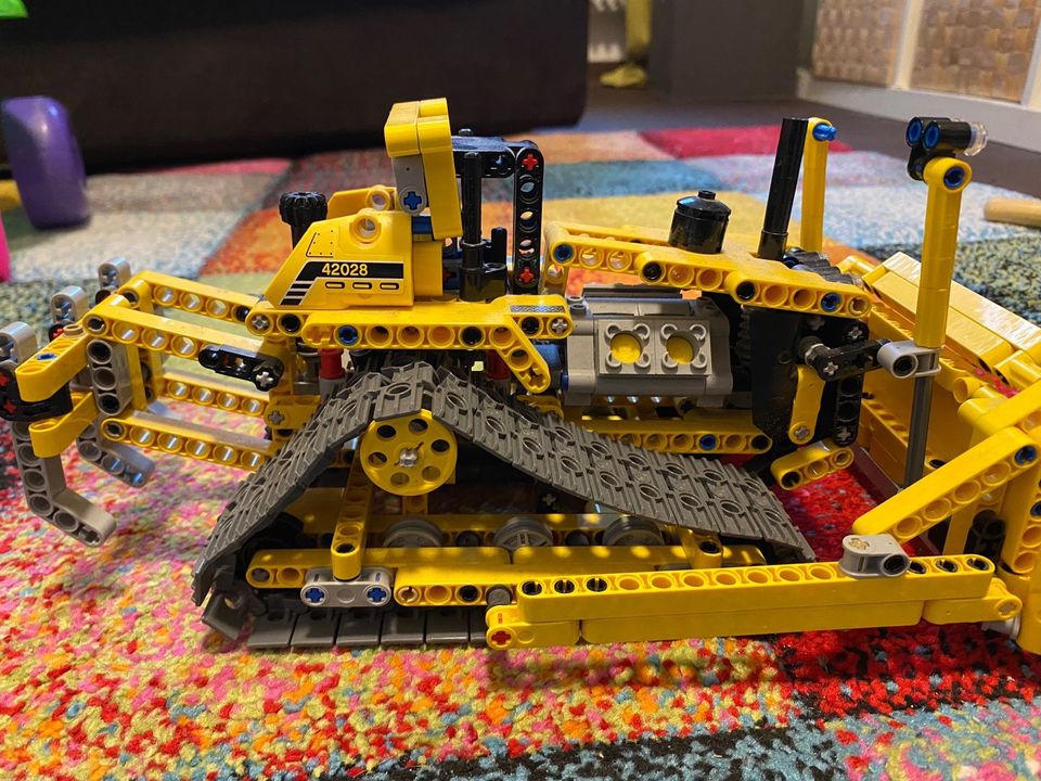 Lego Technik Bulldozer Set 42028 in Dortmund