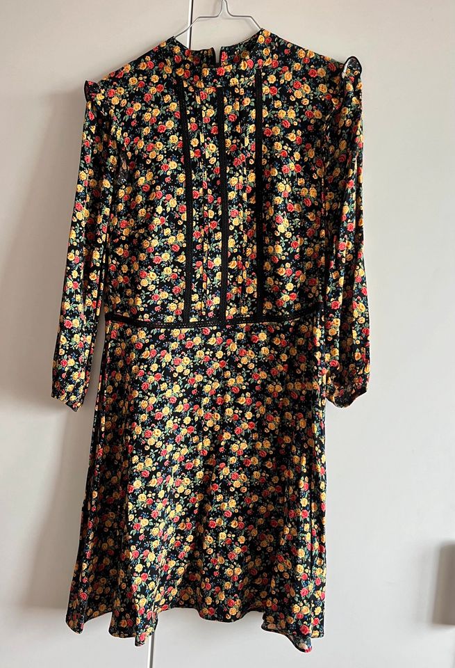 Kleid von Oasis Gr. 36 selten getragen in München