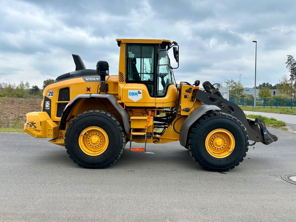 Volvo L90H 17,3t Radlader - 2020 / 9.500h in Amberg